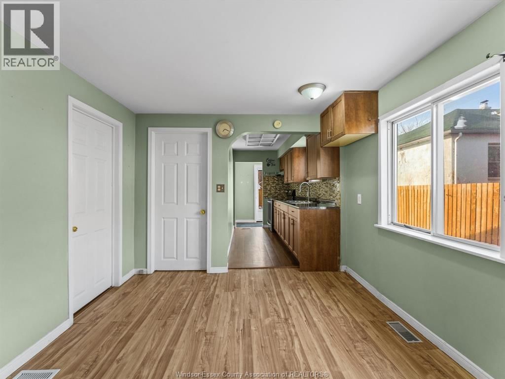 2509 ALEXIS ROAD Image 9