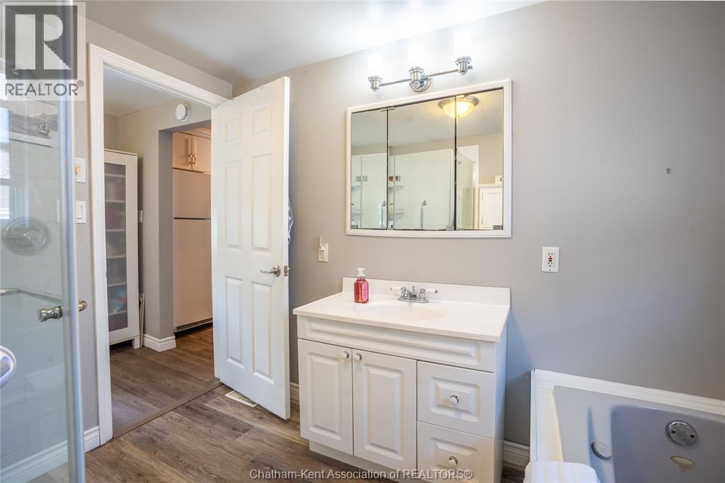 523 BAYVIEW AVENUE Image 12