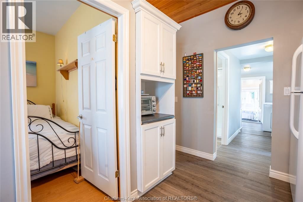 523 BAYVIEW AVENUE Image 15