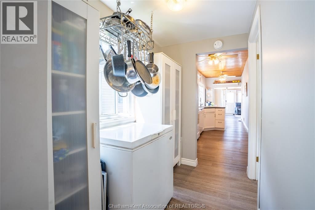 523 BAYVIEW AVENUE Image 19