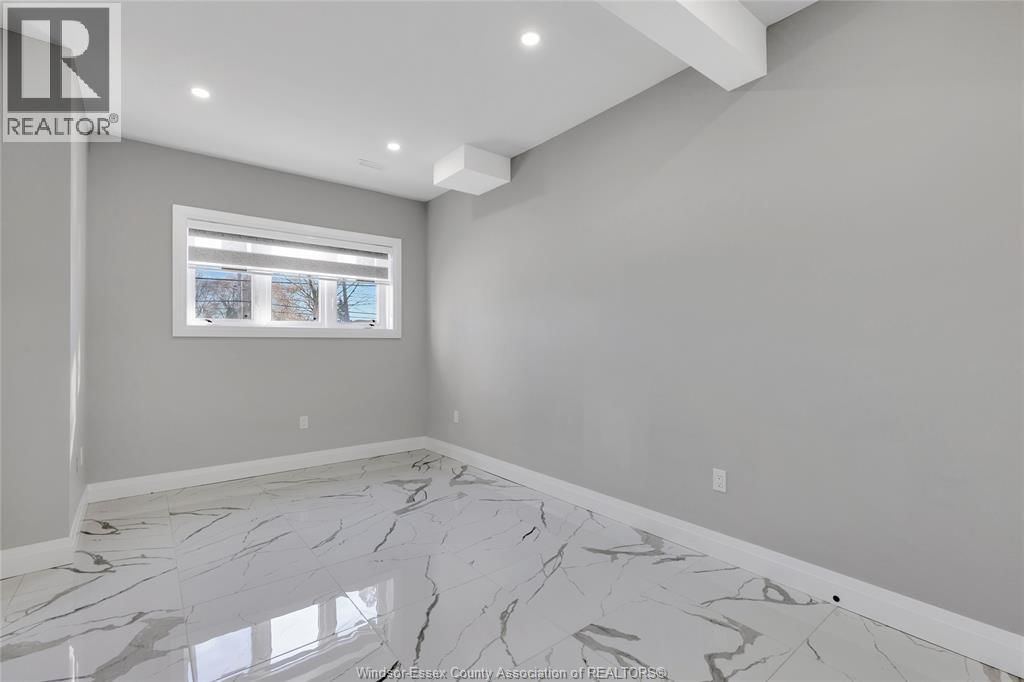 1320 GRAND MARAIS ROAD EAST Image 29