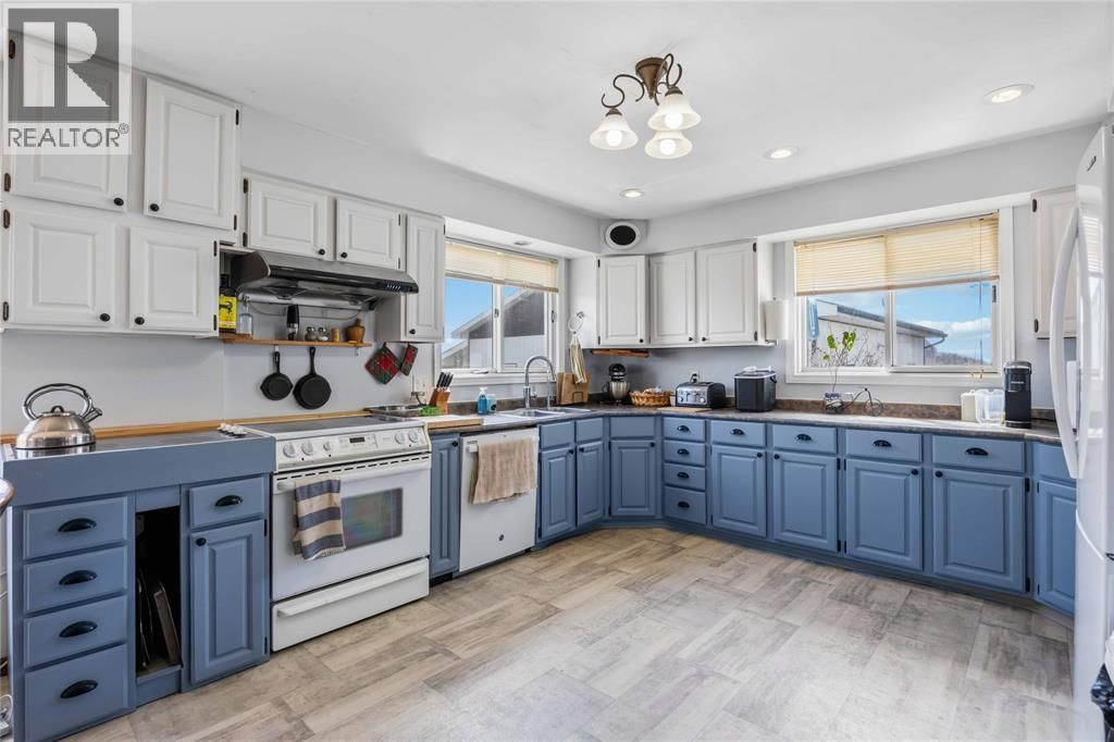 1061 OIL SPRINGS LINE Image 12