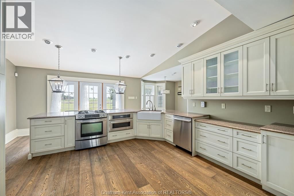 23899 DUNDONALD ROAD Image 24