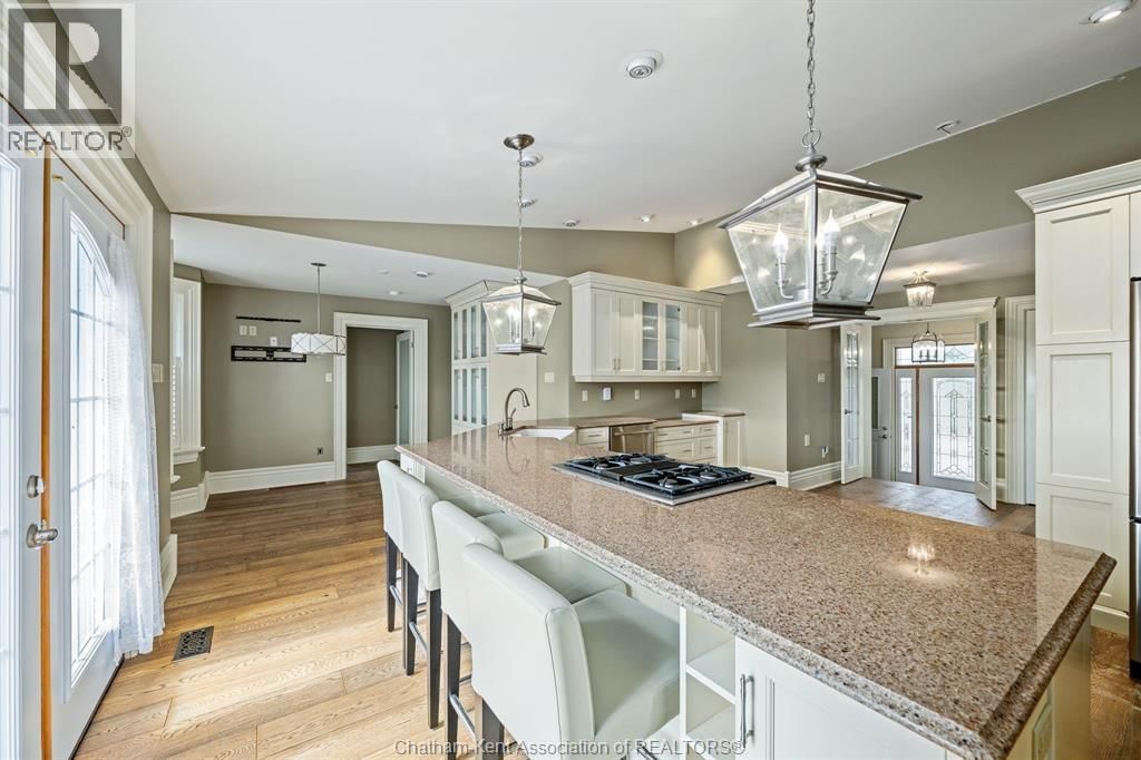 23899 DUNDONALD ROAD Image 25