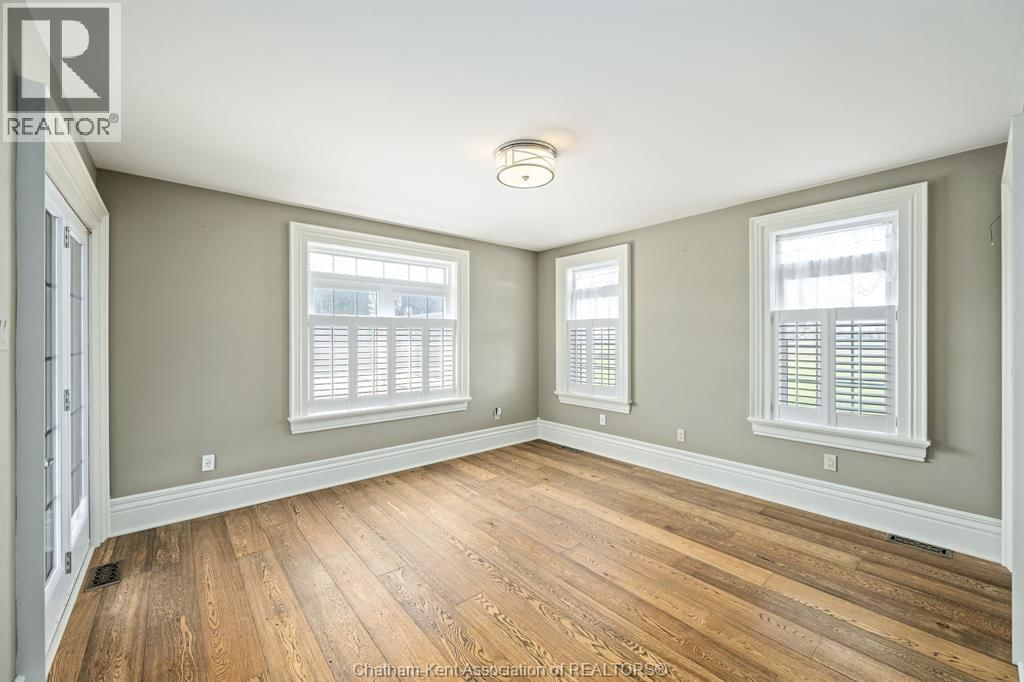 23899 DUNDONALD ROAD Image 28