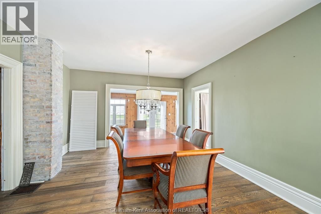 23899 DUNDONALD ROAD Image 32