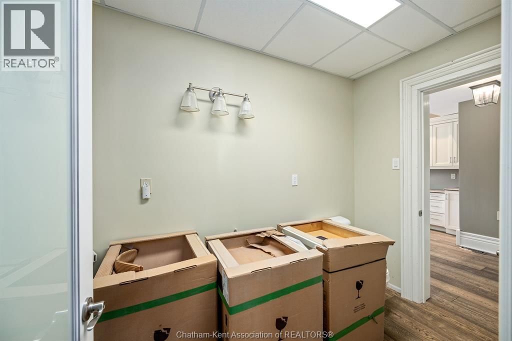 23899 DUNDONALD ROAD Image 36