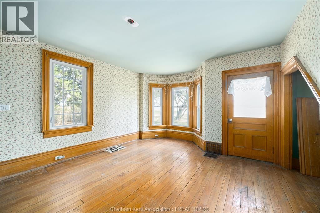 23899 DUNDONALD ROAD Image 38