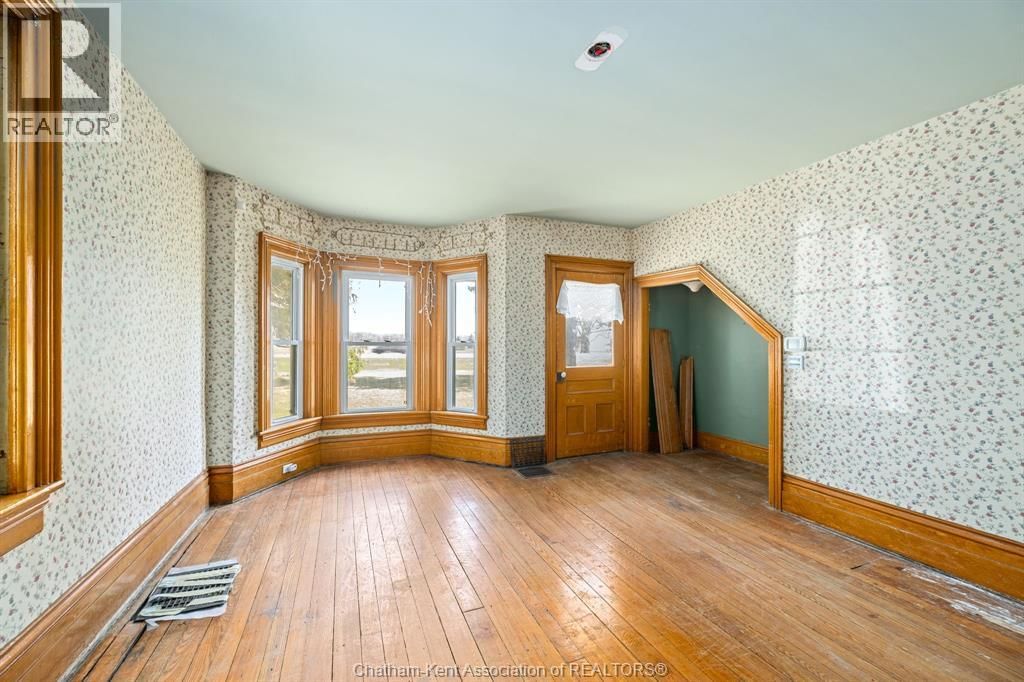 23899 DUNDONALD ROAD Image 39