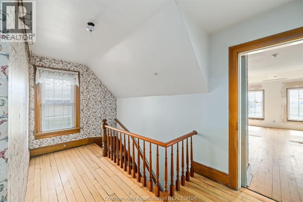 23899 DUNDONALD ROAD Image 40