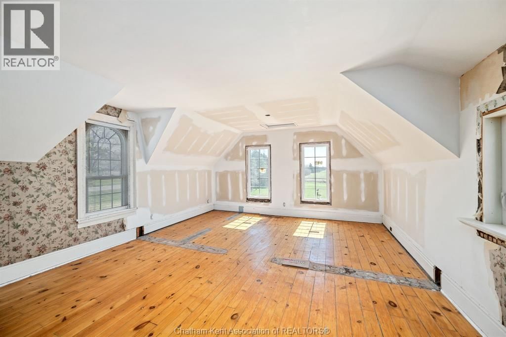 23899 DUNDONALD ROAD Image 41