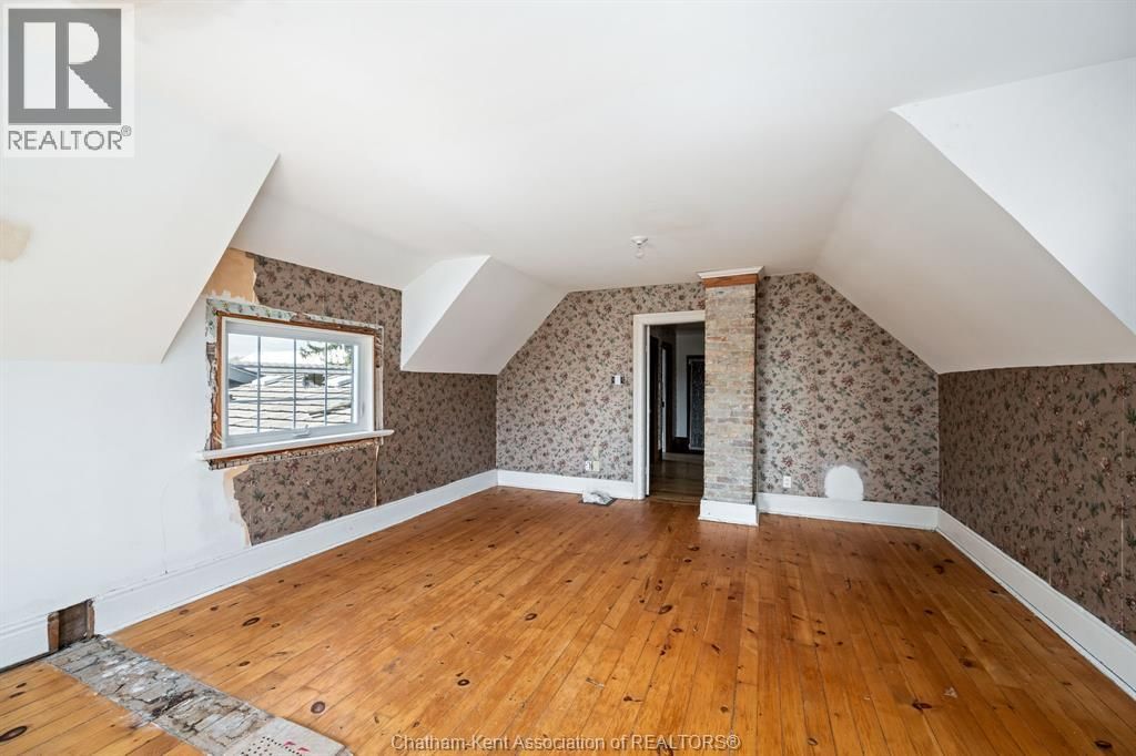 23899 DUNDONALD ROAD Image 42