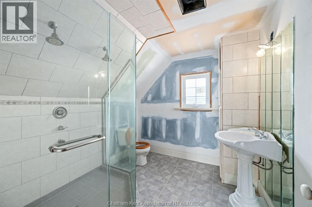 23899 DUNDONALD ROAD Image 44