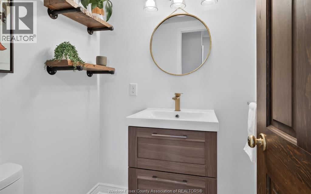 566 MICHAEL Image 21