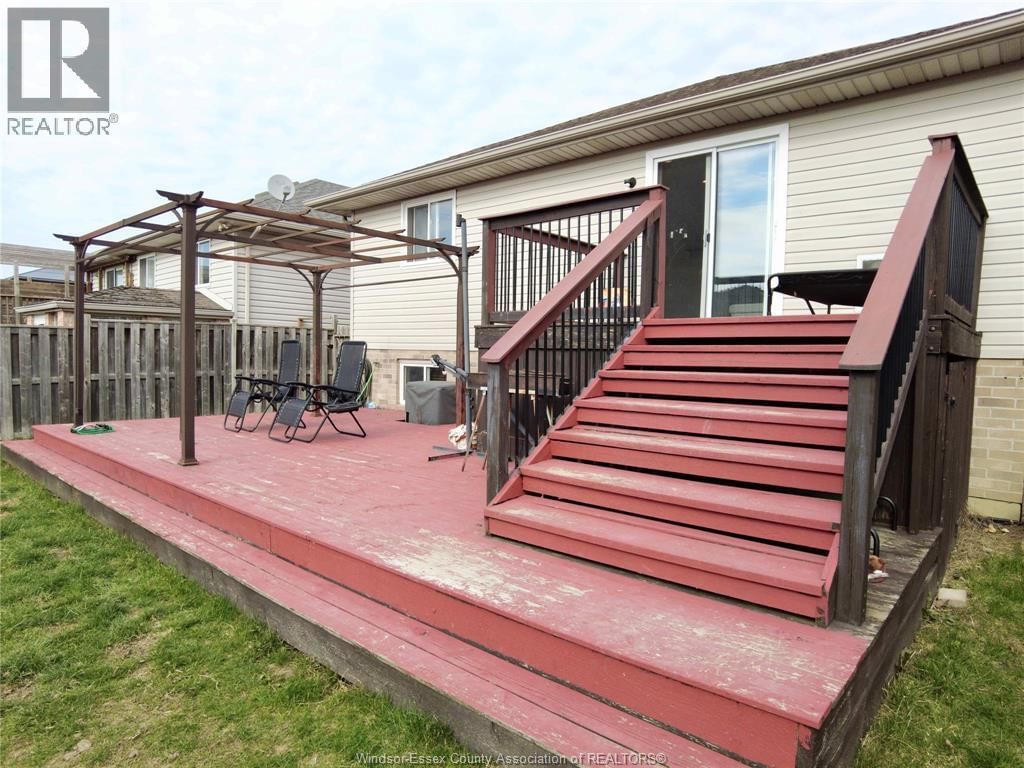 2437 LUXURY AVENUE Image 24