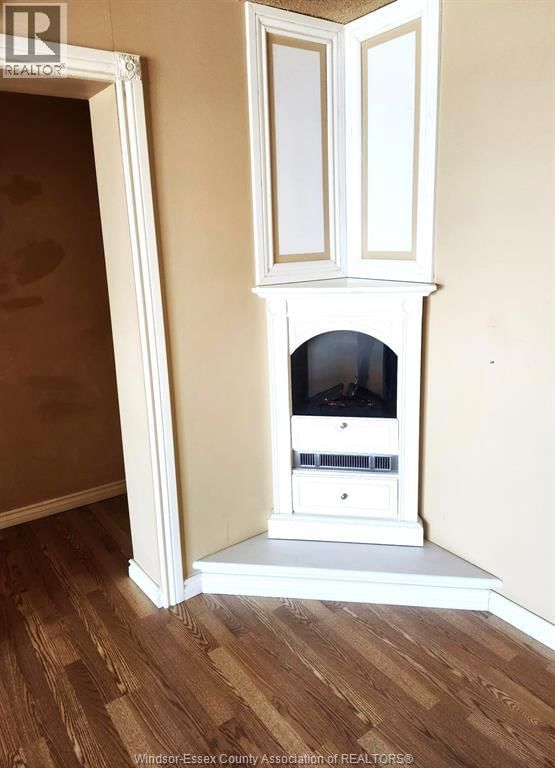 W610 - 9099 RIVERSIDE DRIVE EAST Image 8