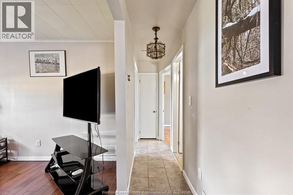 2785 CLEMENCEAU BOULEVARD Image 16