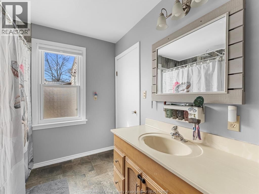 80 STOWE STREET Image 18