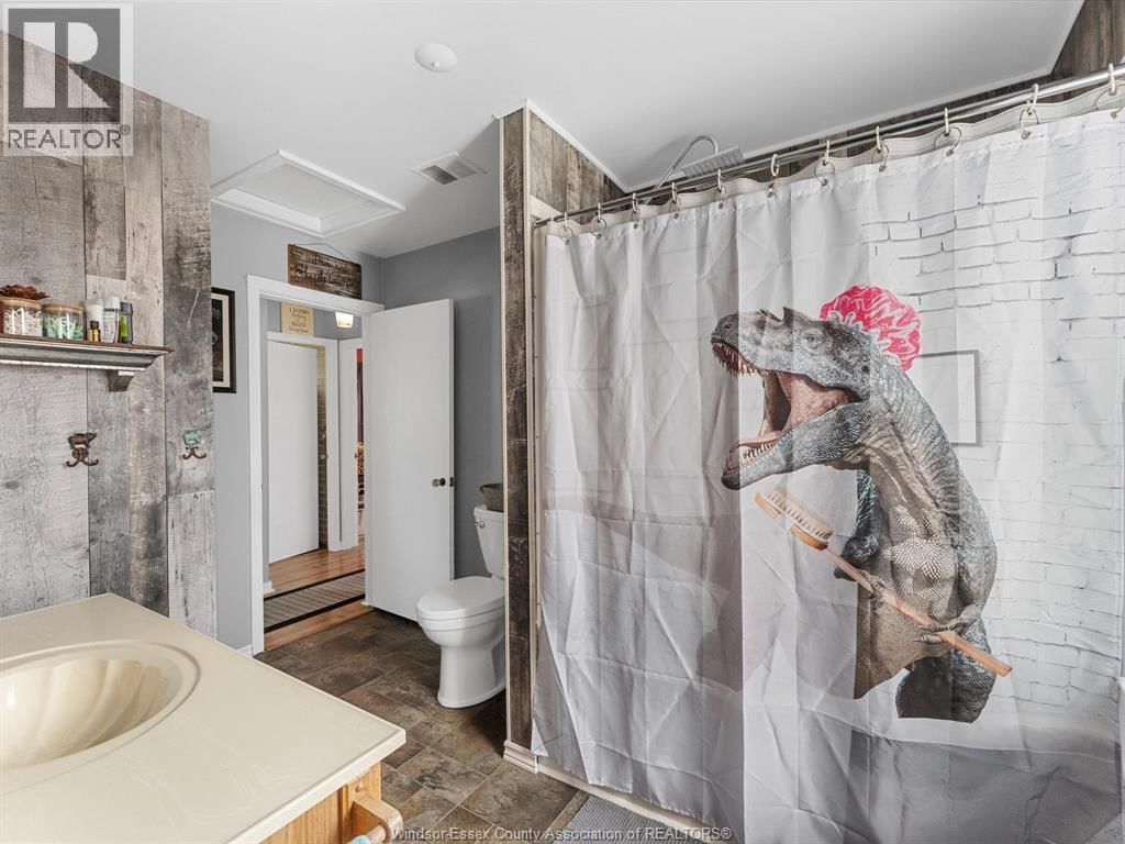 80 STOWE STREET Image 19