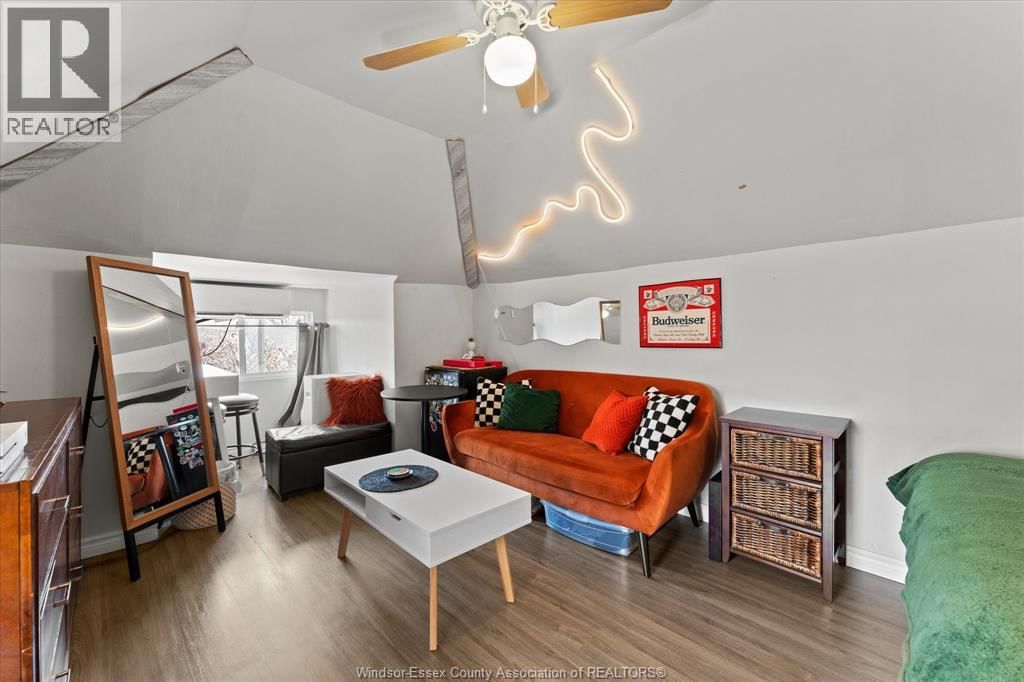 1384 PILLETTE Image 17