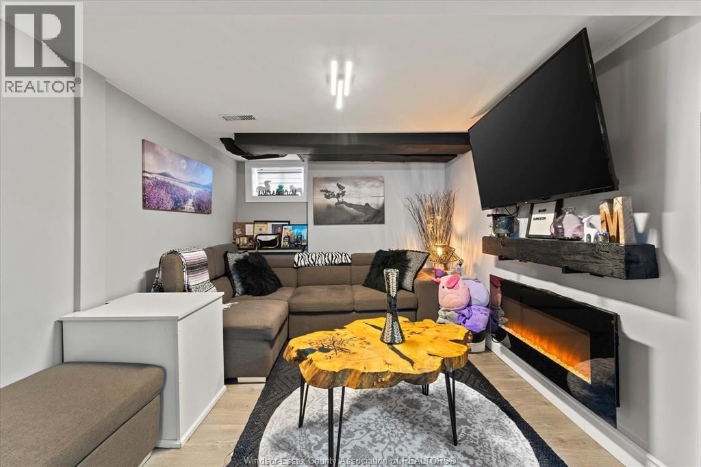 1384 PILLETTE Image 22