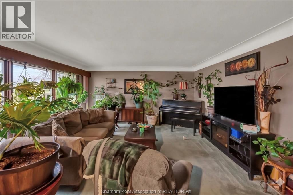 157 LITTLE STREET SOUTH Image 5