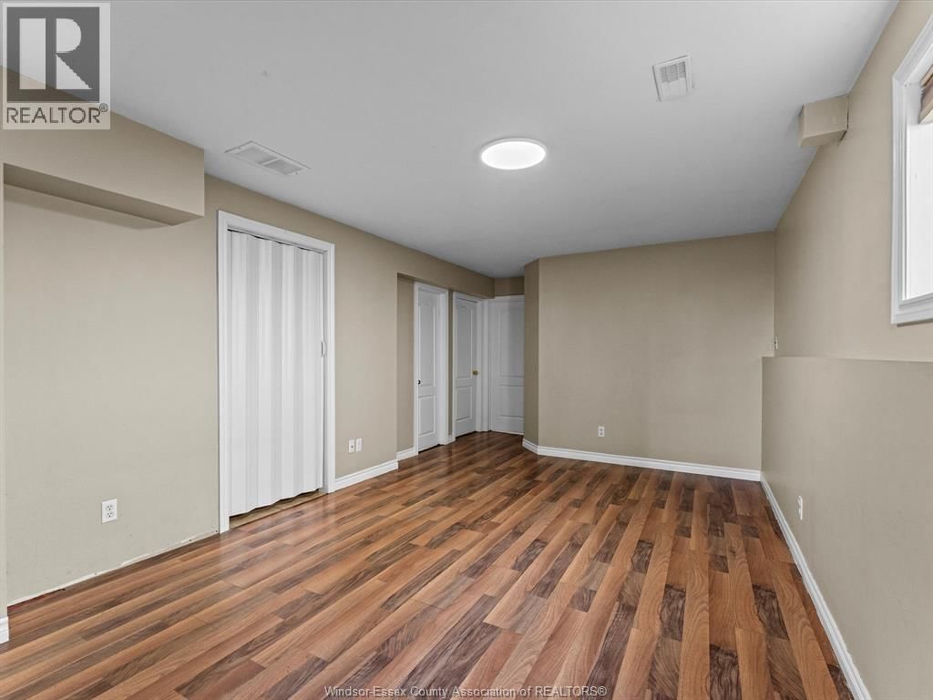 441 RAILWAY AVENUE Image 17