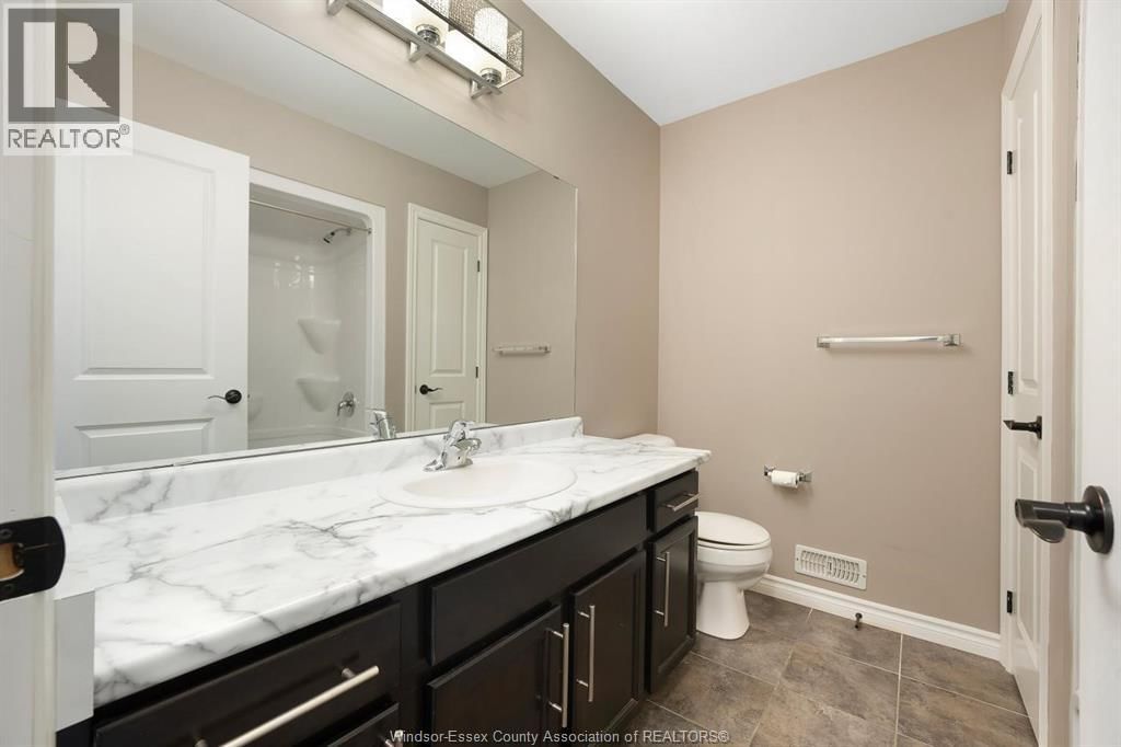 464 BROWN CRESCENT Image 16