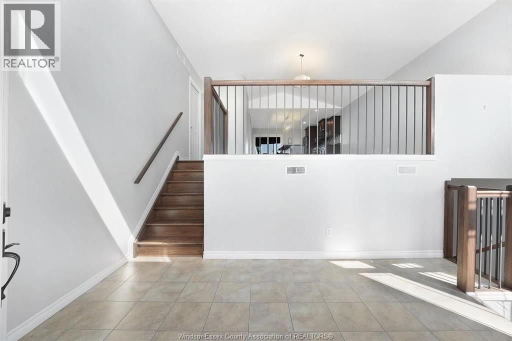 464 BROWN CRESCENT Image 2