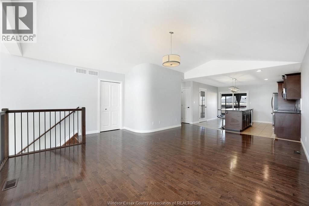 464 BROWN CRESCENT Image 4