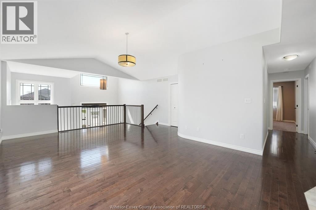 464 BROWN CRESCENT Image 9