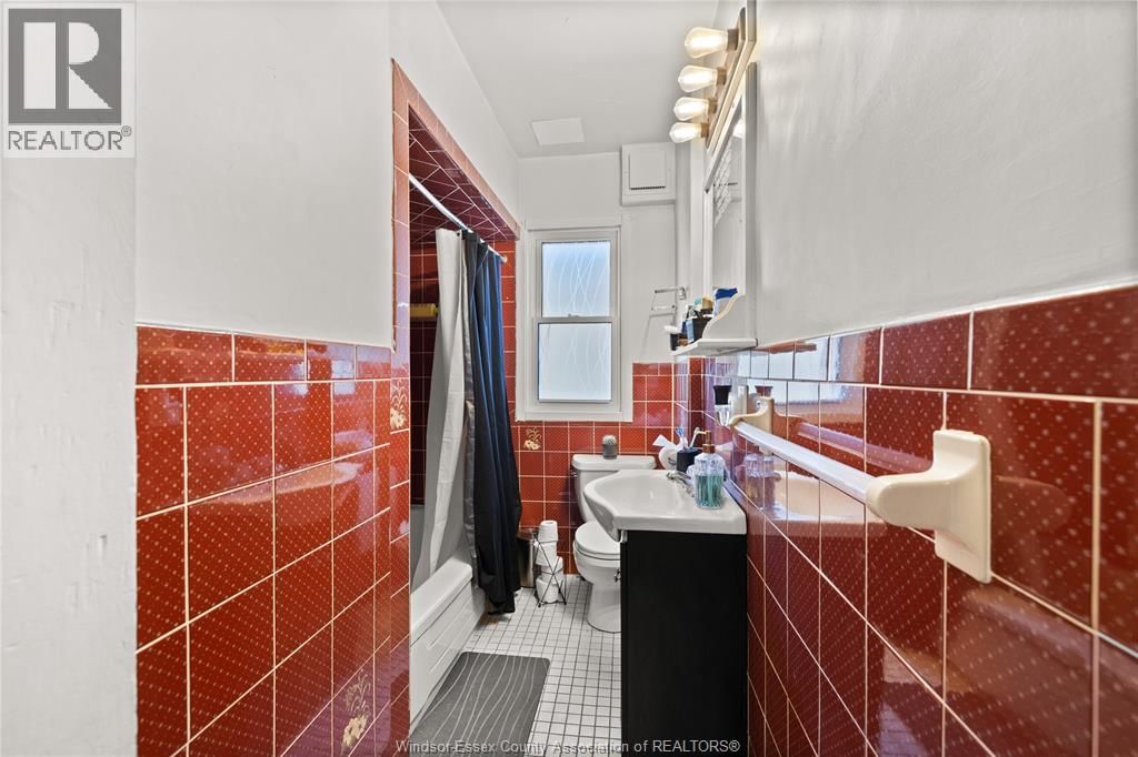 1389 LANGLOIS AVENUE Image 13