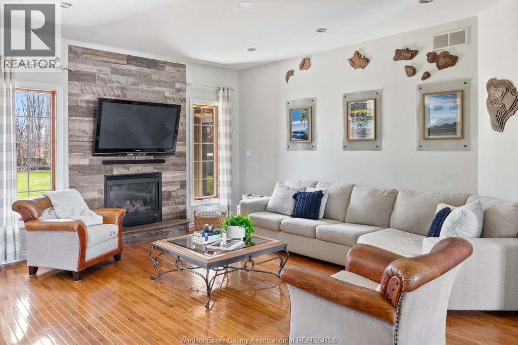 2105 SUZANNE Image 8