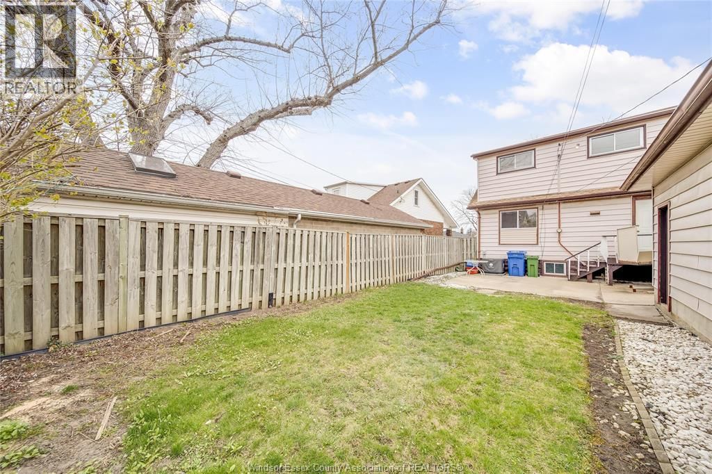 1381 ARTHUR ROAD Image 35