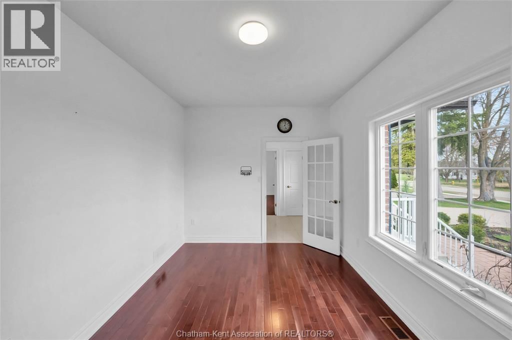 140 MAIN STREET WEST Image 16