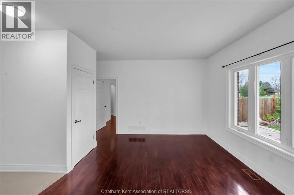 140 MAIN STREET WEST Image 26