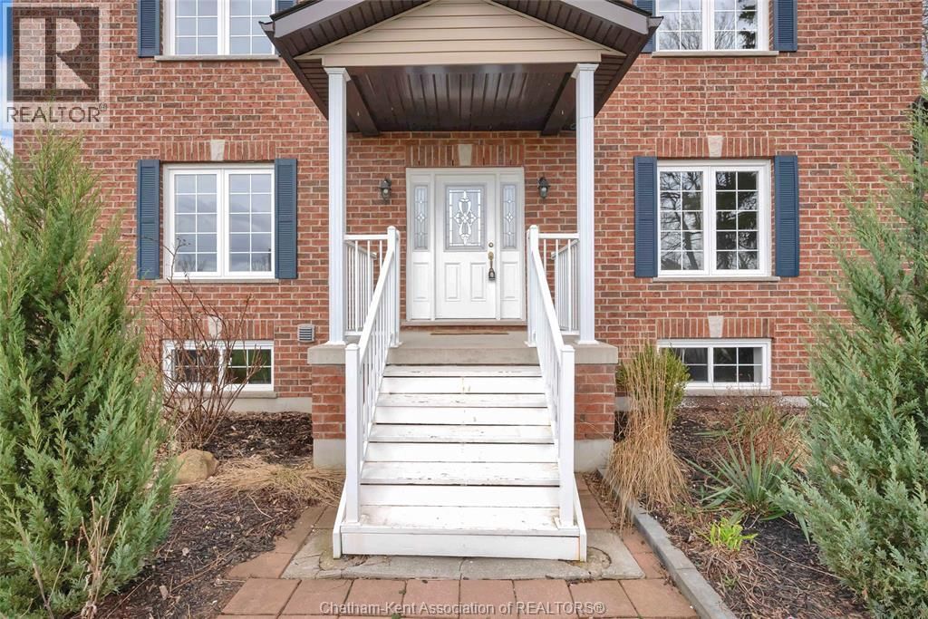 140 MAIN STREET WEST Image 3