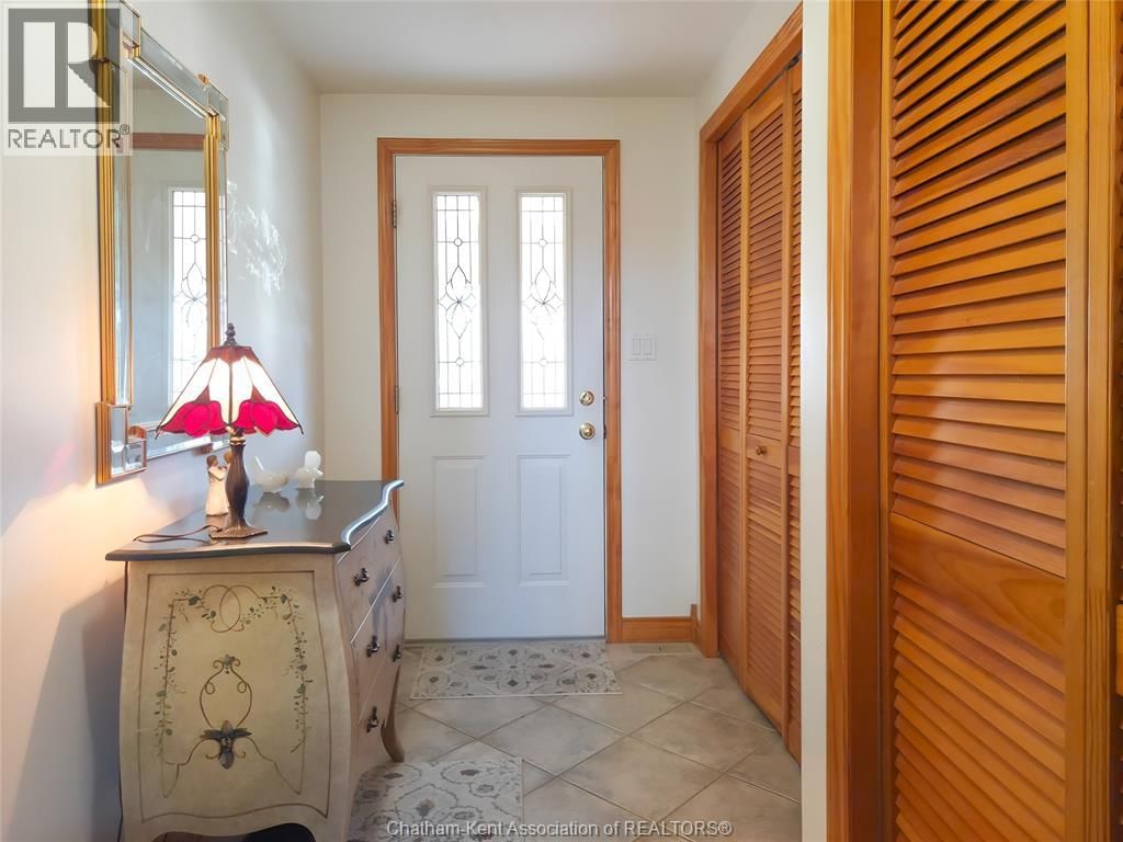 465 VICTORIA AVENUE Image 12