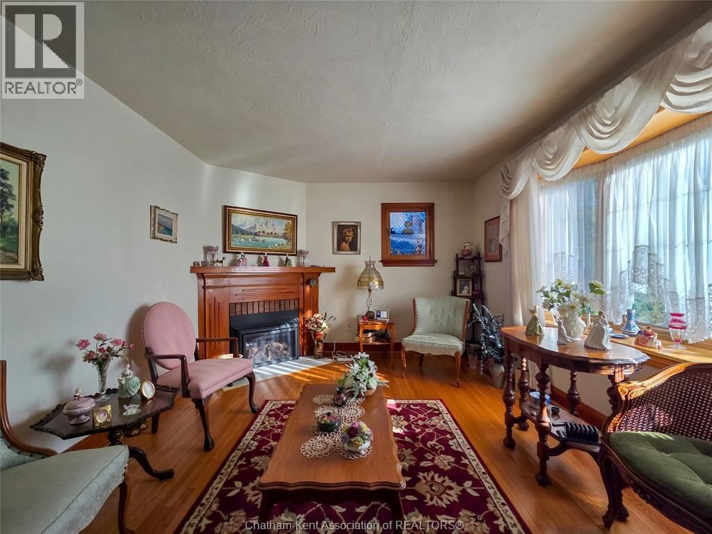 465 VICTORIA AVENUE Image 14