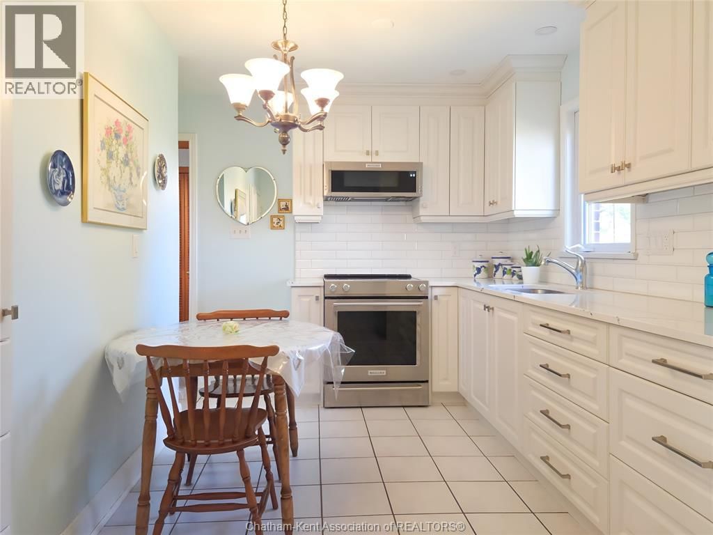 465 VICTORIA AVENUE Image 15