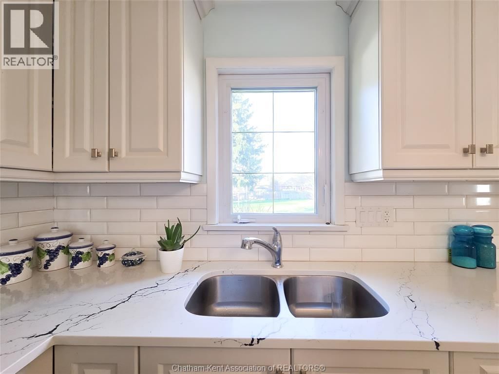 465 VICTORIA AVENUE Image 20