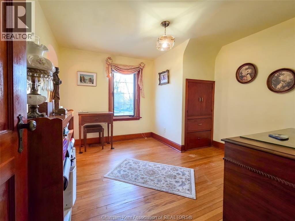 465 VICTORIA AVENUE Image 23