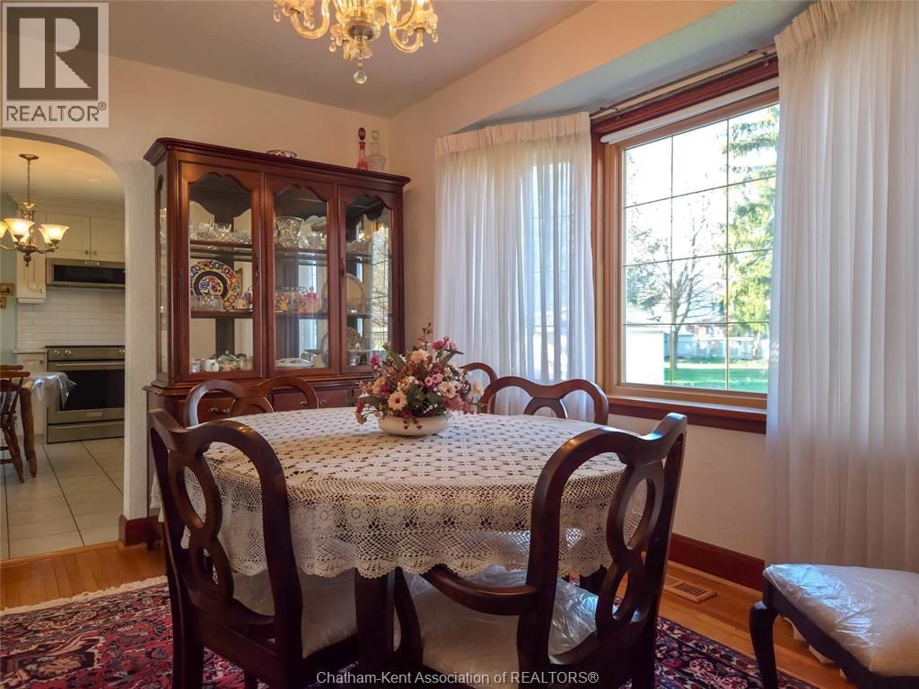 465 VICTORIA AVENUE Image 27