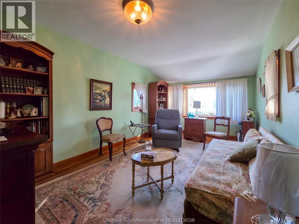 465 VICTORIA AVENUE Image 28