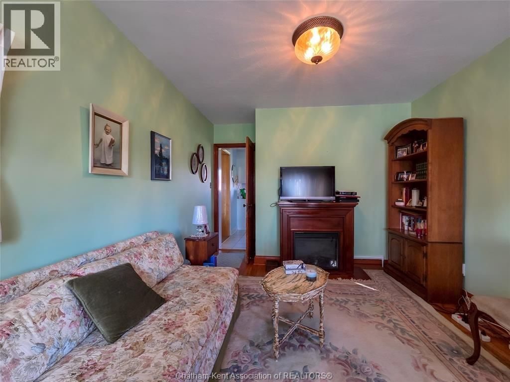 465 VICTORIA AVENUE Image 29