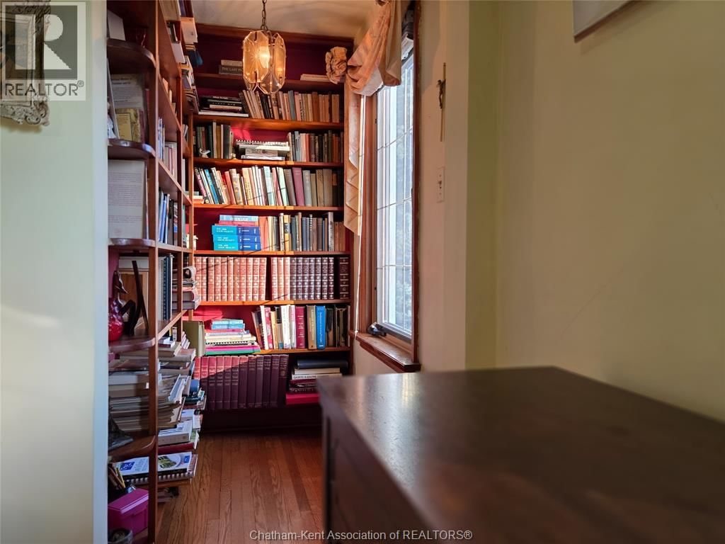 465 VICTORIA AVENUE Image 30