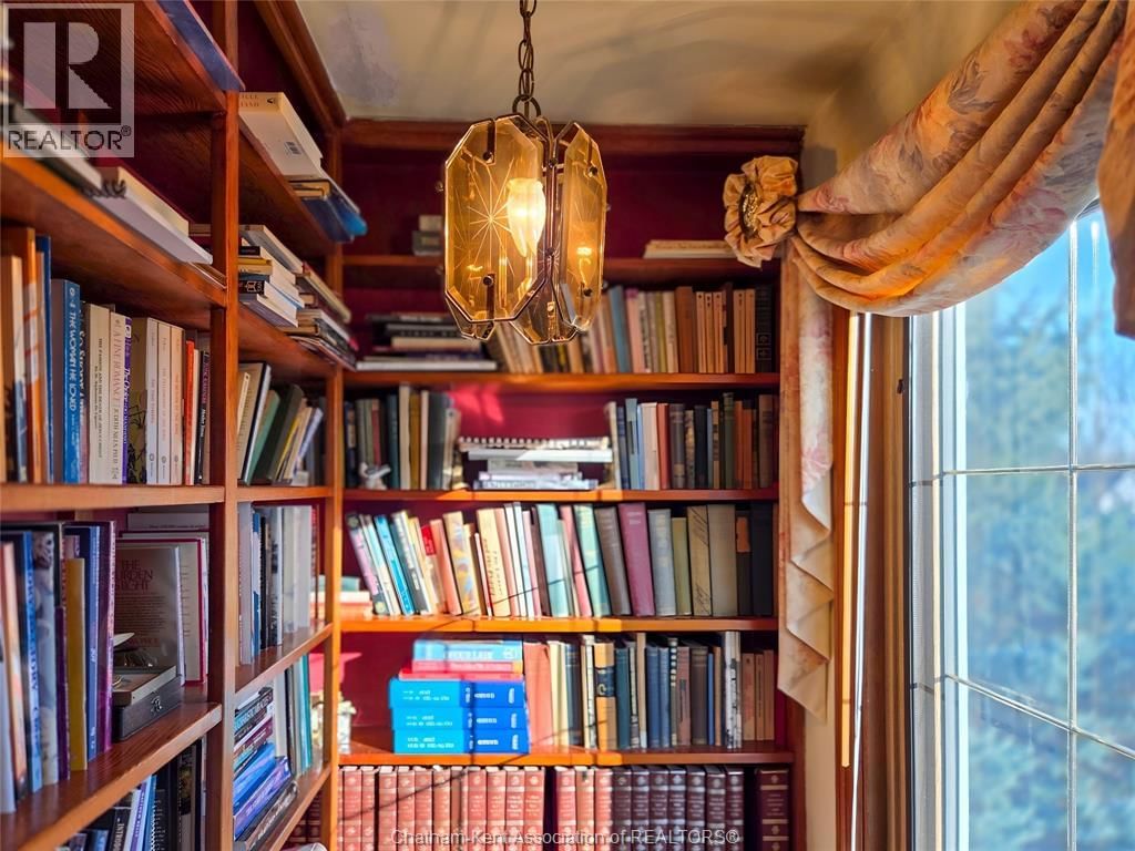 465 VICTORIA AVENUE Image 31