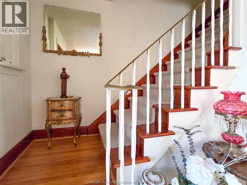 465 VICTORIA AVENUE Image 32