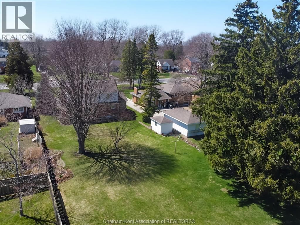 465 VICTORIA AVENUE Image 8