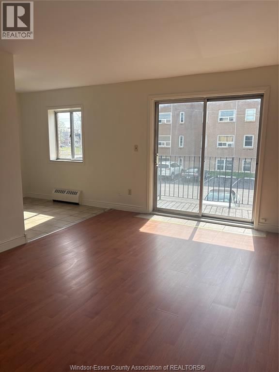 210 - 6490 WYANDOTTE EAST Image 4